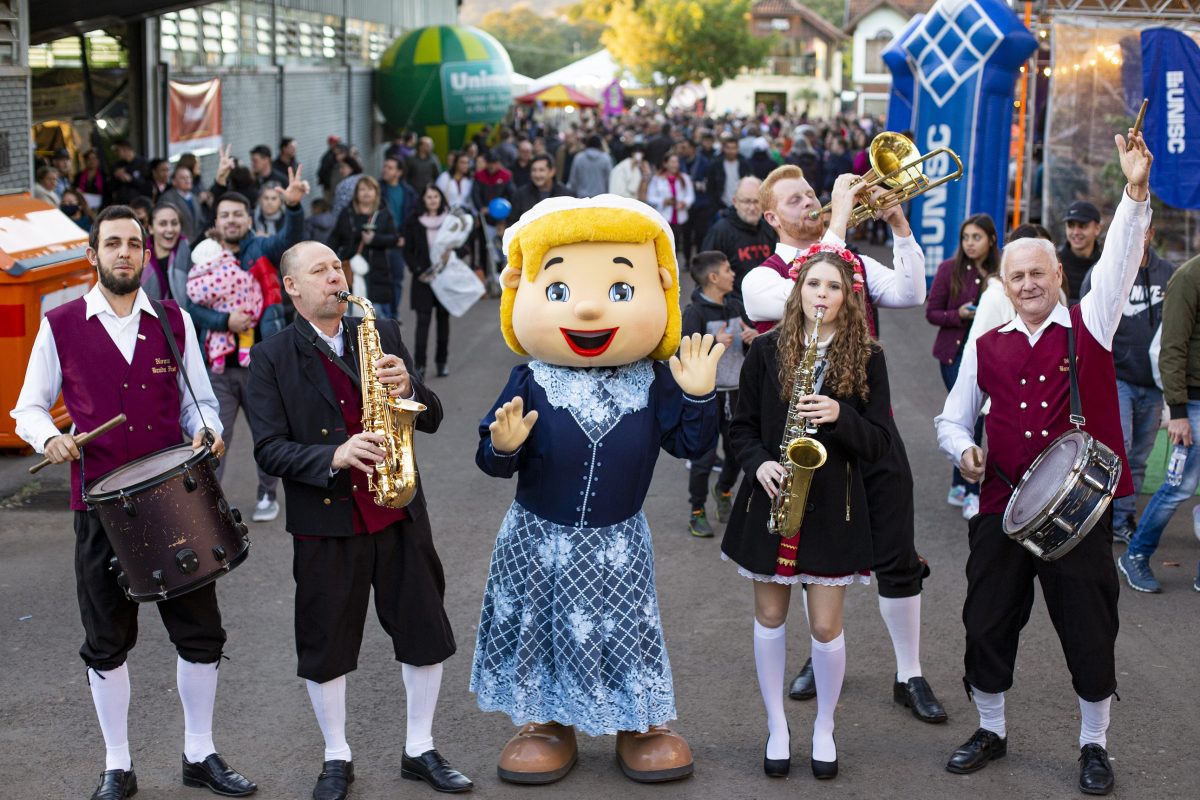 Festa das Cucas inicia nesta sexta-feira no Parque da Oktoberfest; confira a programação