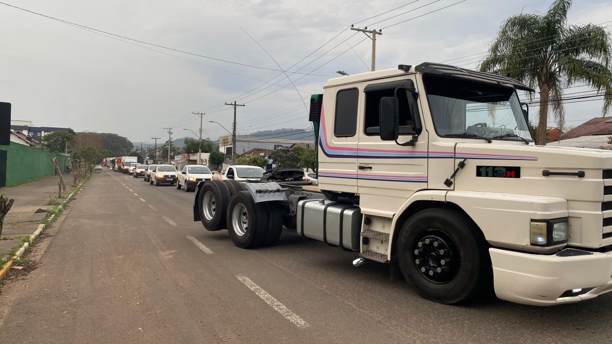 Desfile do Colono e Motorista marca o sábado em Santa Cruz