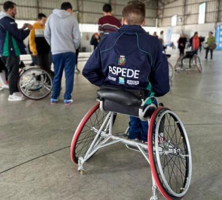 Escola Nossa Senhora do Rosário recebe projeto Esporte ParaTodos em Santa Cruz