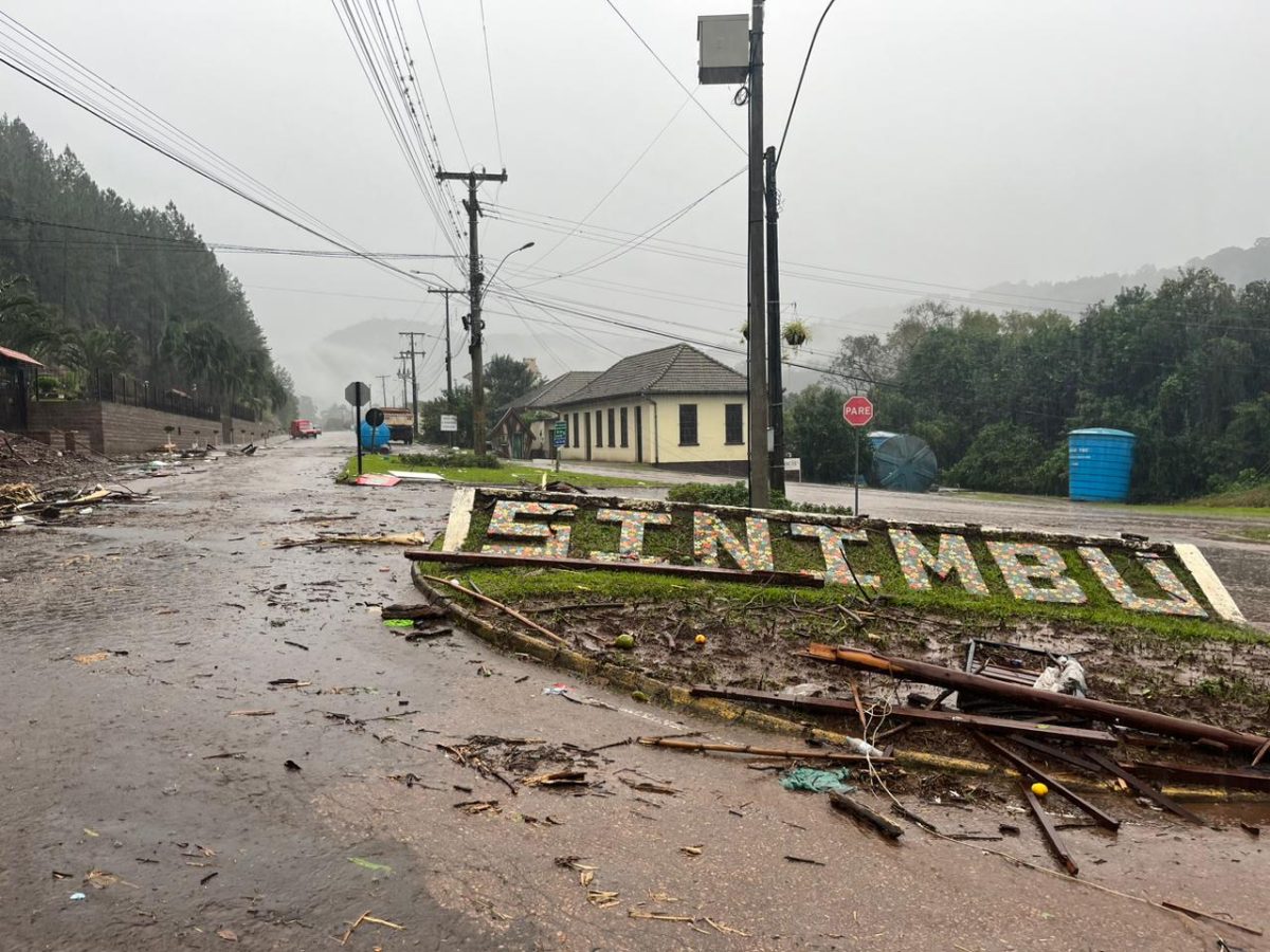 Cidades atingidas pela enchente devem debater planos diretores, afirma professor da Unisc