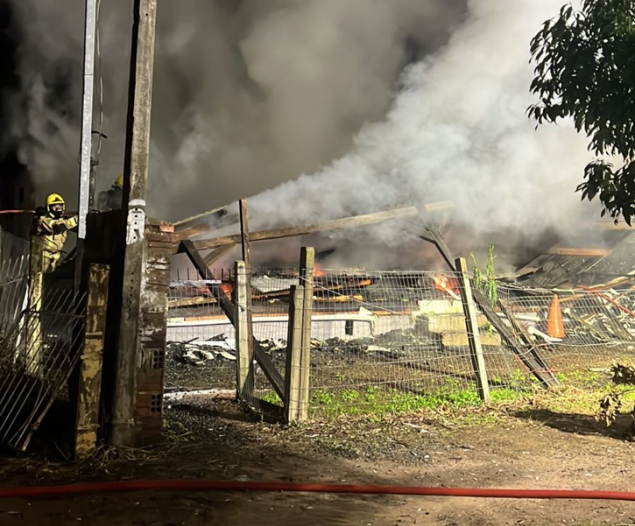 Incêndio atinge chalé em Santa Cruz