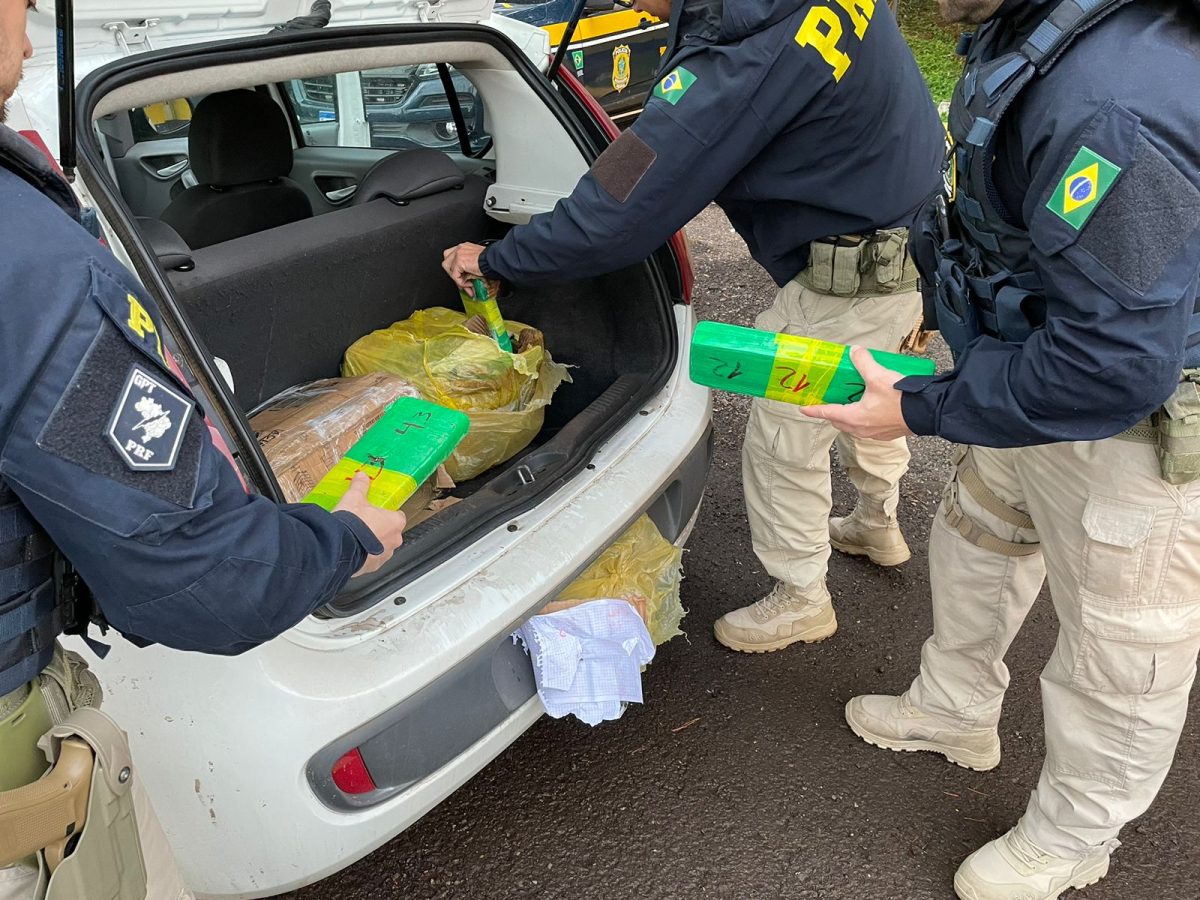 Polícia Rodoviária Federal prende dois homens com 65 quilos de maconha em Lajeado