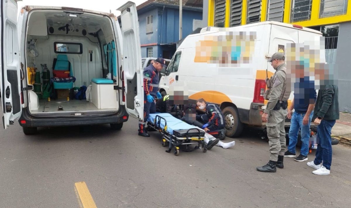 Acidente deixa motociclista ferido no Centro de Venâncio Aires