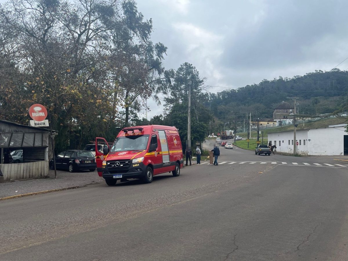 Motociclista fica ferido após acidente em Santa Cruz