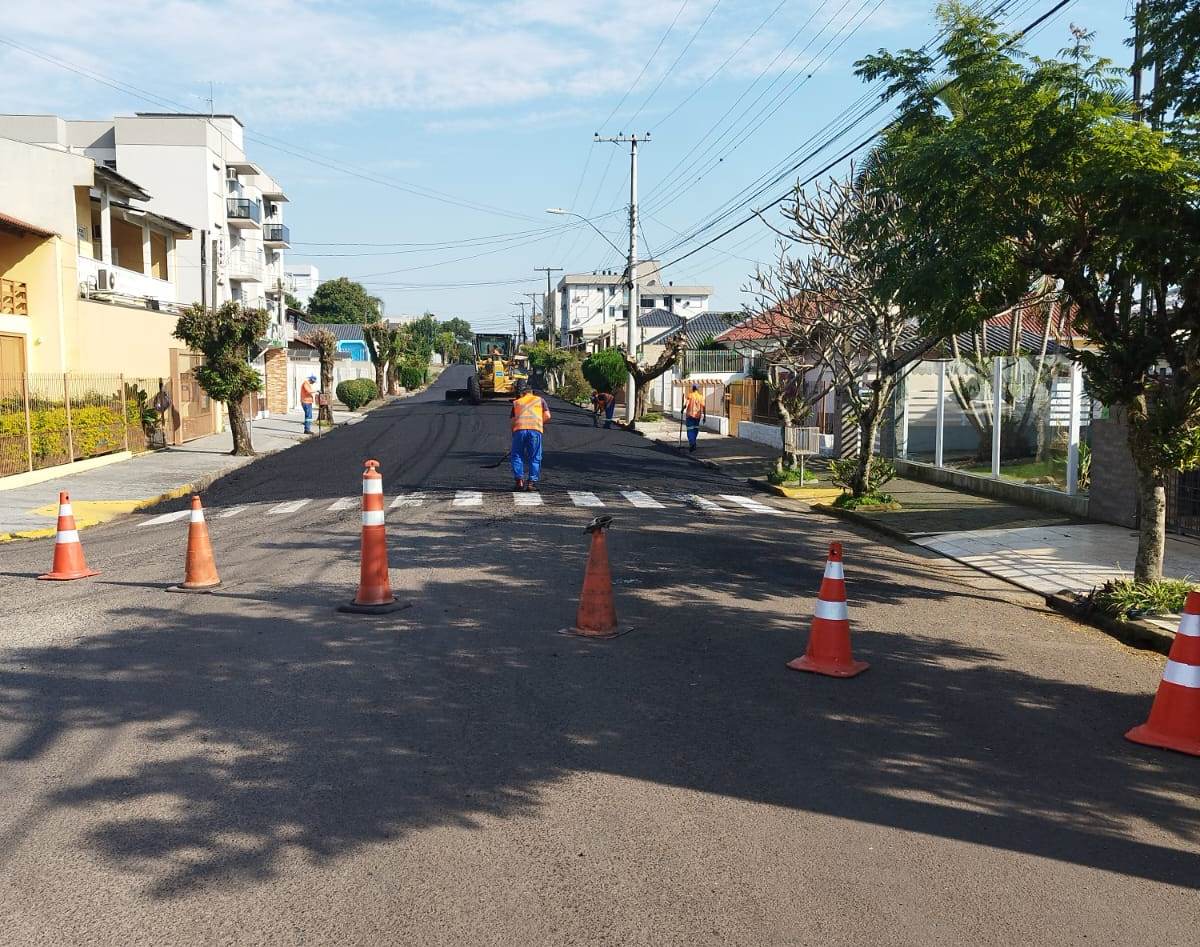 Prefeitura de Santa Cruz finaliza pavimentação da Rua Dona Flora