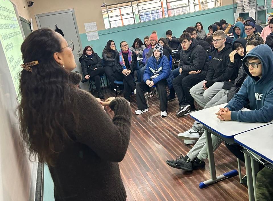 Grupo de Educação Fiscal promove palestra em escola de Venâncio Aires