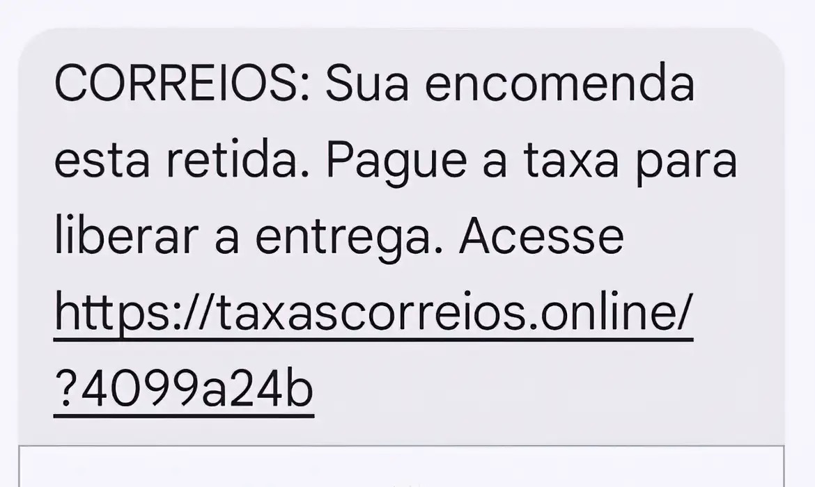 Correios alertam sobre golpe cobrando taxa para retirar encomenda