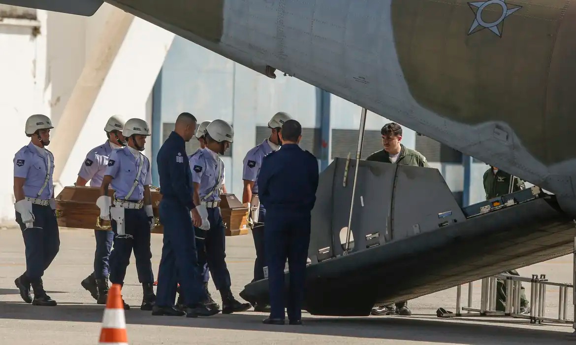 IML já identificou 60 corpos de vítimas do acidente aéreo em São Paulo