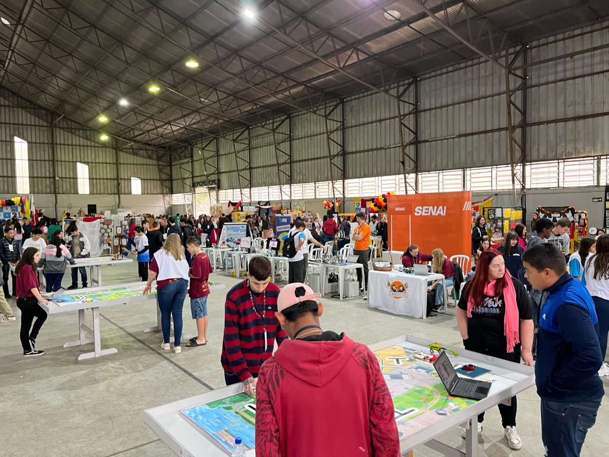 Mostra Integrada da Educação reúne estudantes no Parque da Oktoberfest