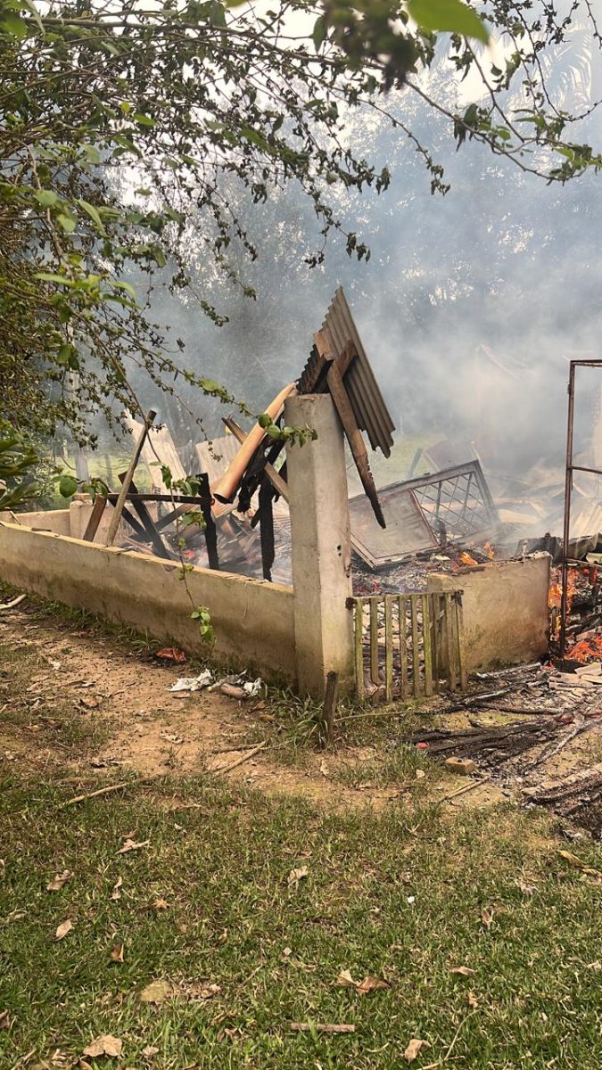 Incêndio destrói residência em Venâncio Aires