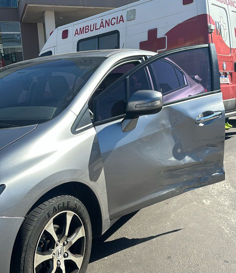 Colisão entre dois veículos deixa mulher ferida no Centro de Venâncio Aires