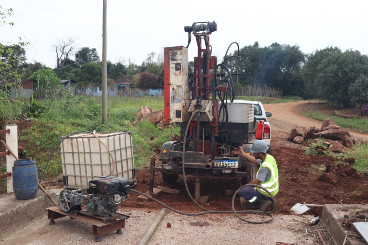 Empresa realiza sondagem na ponte sobre o Arroio Sampaio em Mato Leitão