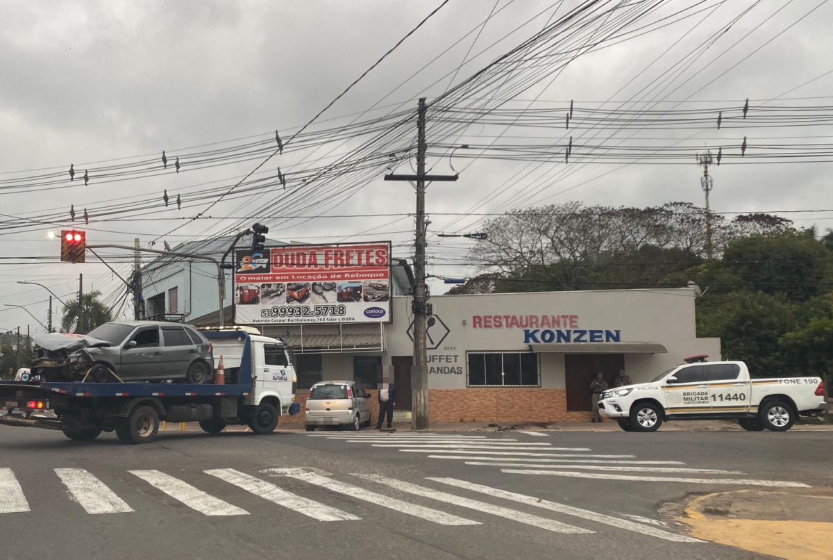 Três pessoas ficam feridas em acidente no Bairro Bom Jesus