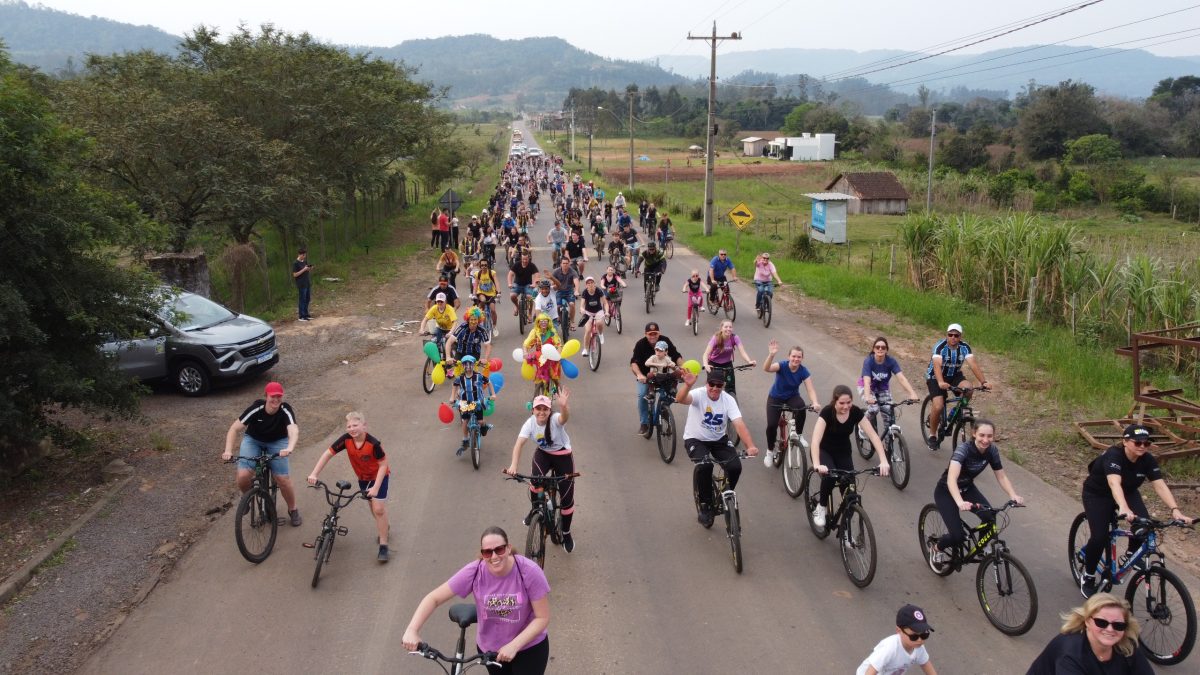 Passeio Ciclístico reúne 600 ciclistas em Vale do Sol