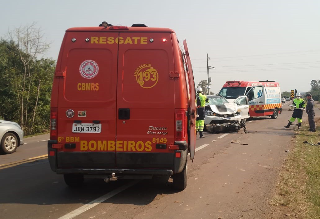 Motociclista tem fratura exposta em acidente no trevo de Ferraz