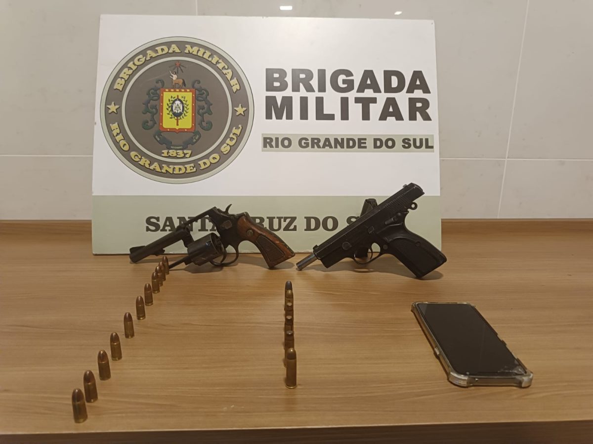 Brigada Militar de Santa Cruz prende duas pessoas por porte restrito de arma de fogo