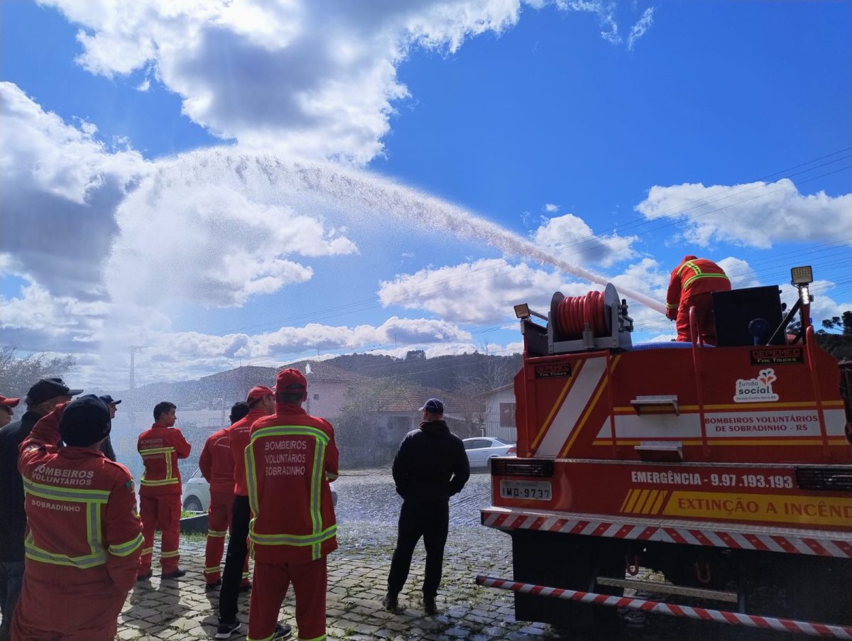 Viatura Florestal é testada pelos Bombeiros Voluntários de Sobradinho