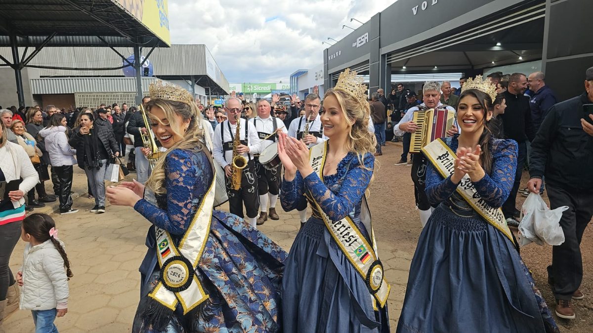 Comitiva leva a alegria da Oktoberfest para a Expointer