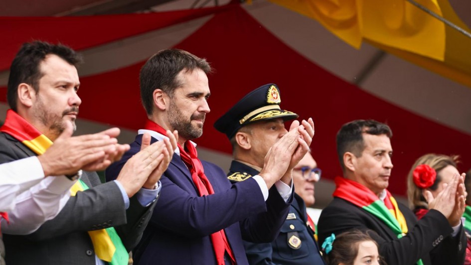 Desfile Farroupilha mostra valorização das forças de segurança, da cultura e do orgulho gaúcho e enaltece quem atuou na enchente