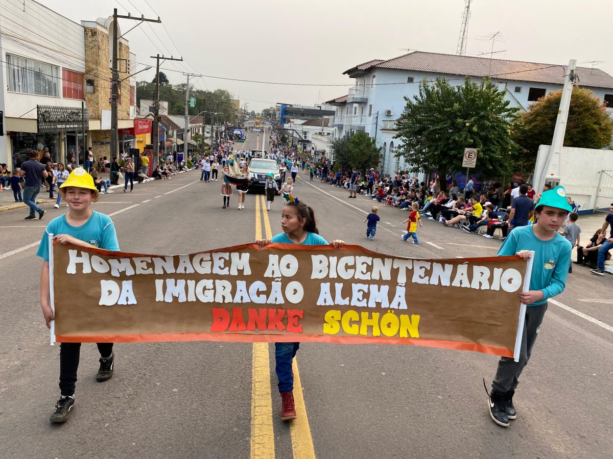 Bicentenário da Imigração Alemã é tema de desfile em Vera Cruz