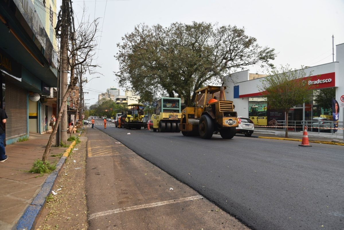 Pavimentação avança em diversos pontos da cidade