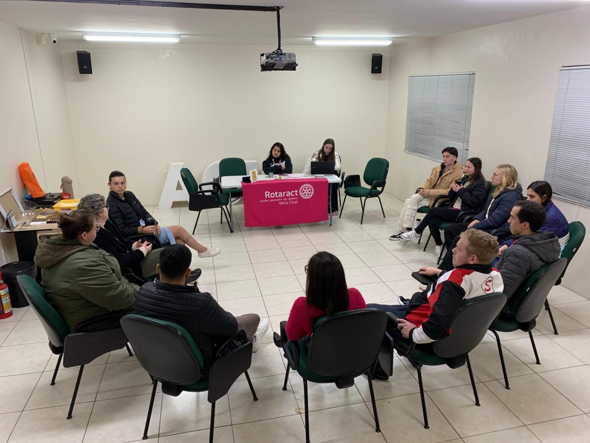 Rotaract Club de Vera Cruz promove palestra com nutricionista