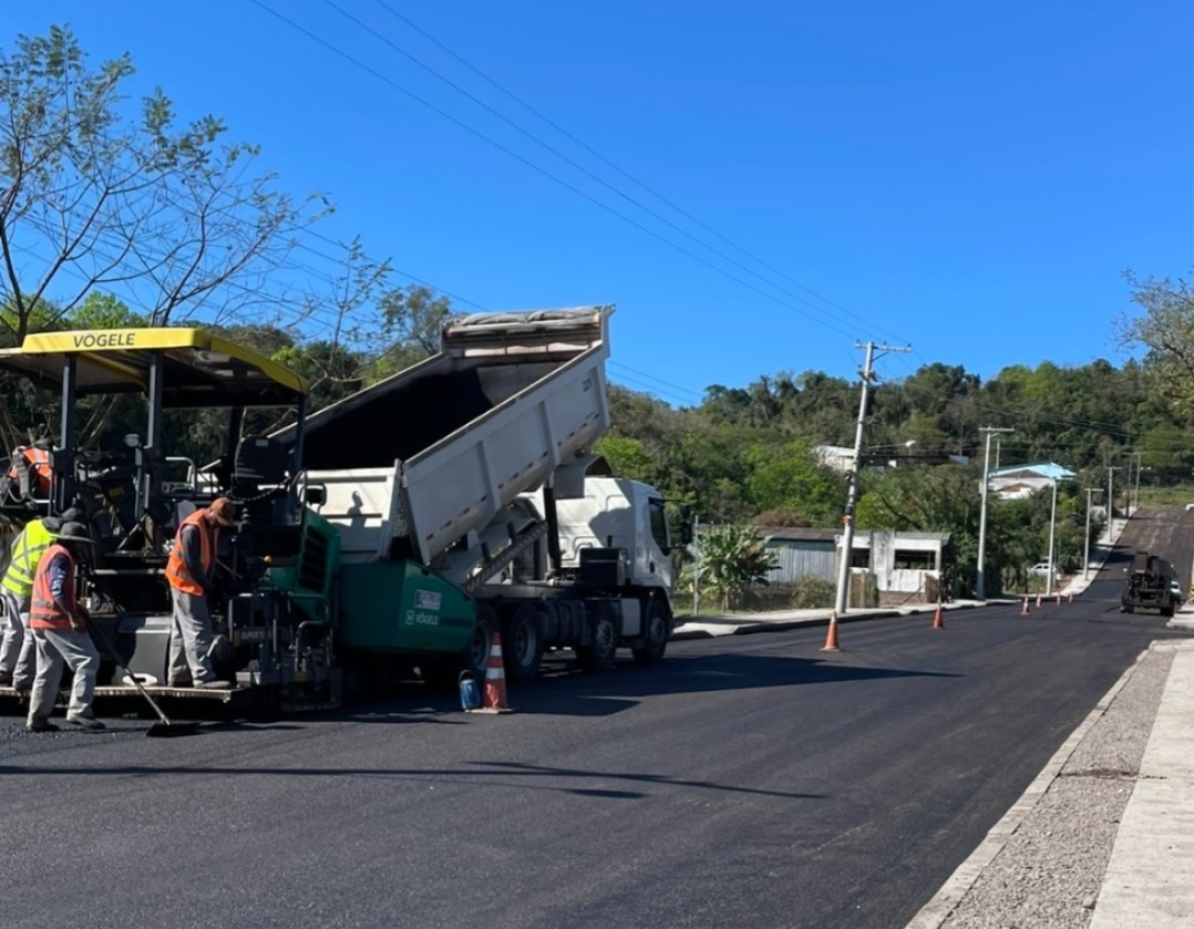 Concluída pavimentação na Rua Guarda de Deus em Santa Cruz