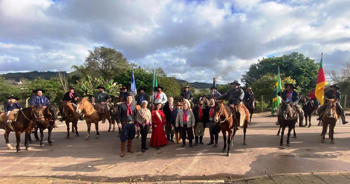 Vale Verde recebe primeira cavalgada para busca da centelha da Chama Crioula