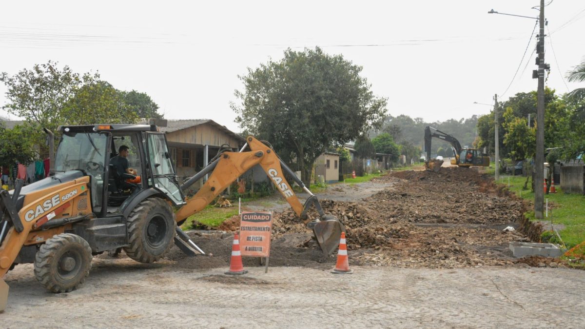 Iniciam trabalhos para pavimentação de ruas do Bairro Progresso