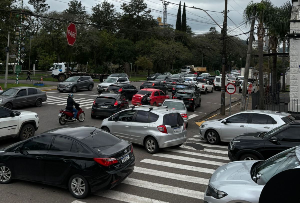 Obras de recapeamento asfáltico causam transtornos no Centro de Santa Cruz