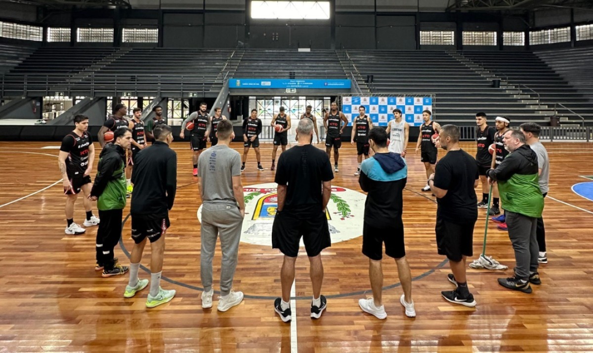 Ceisc União Corinthians apresenta novo elenco e uniformes nesta quarta