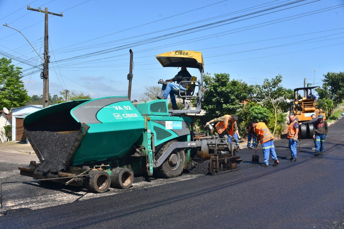 Prefeitura promove melhorias asfálticas no Santa Vitória