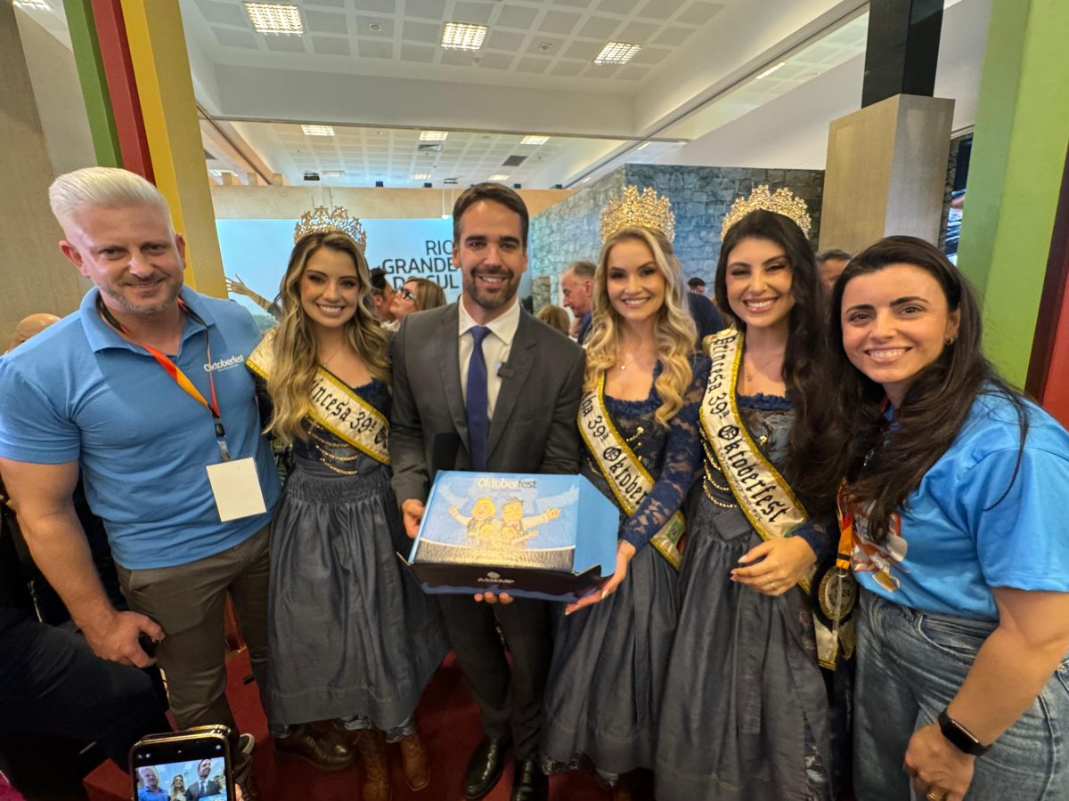 Comitiva divulga 39ª Oktoberfest da 51ª ABAV Expo em Brasília