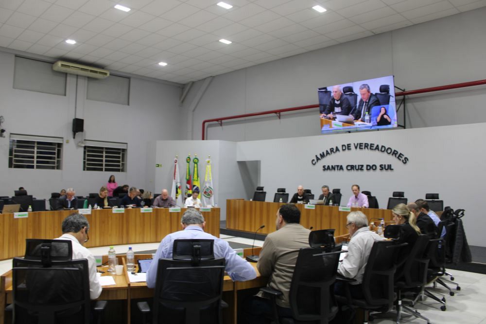 Legislativo autoriza vereador afastado a não receber subsídio