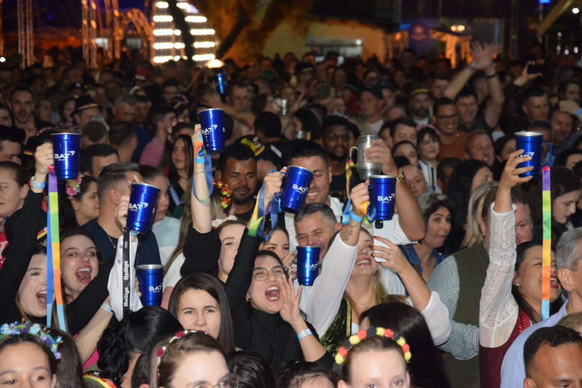 BAT Brasil celebra “Orgulho de pertencer” à Oktoberfest