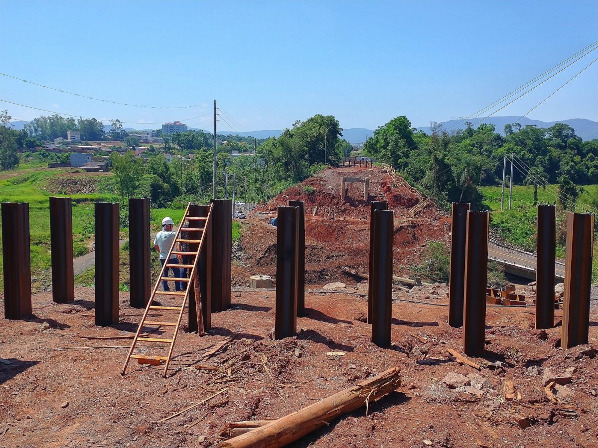 EGR conclui a colocação das estacas cravadas na ponte da ERS-130