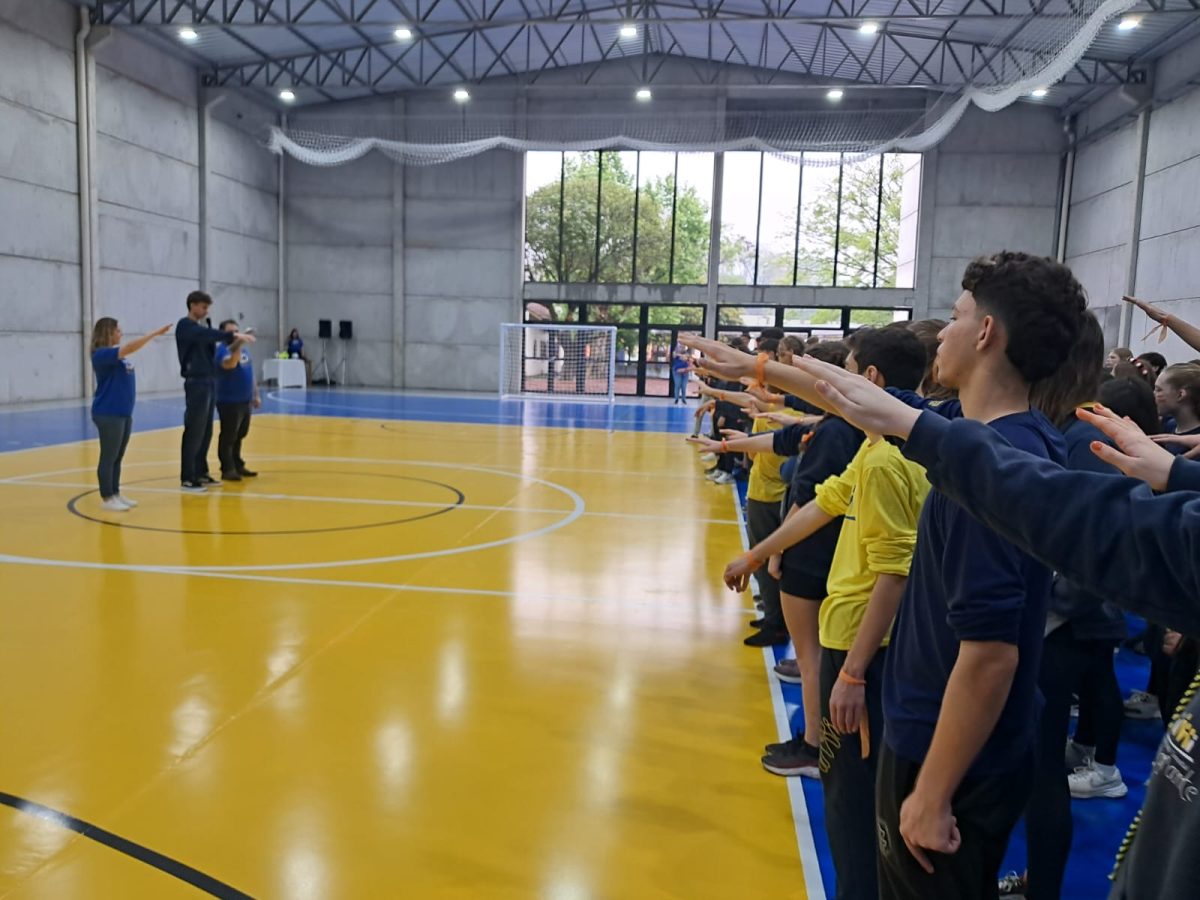 IMI entrega ginásio de esportes à comunidade escolar