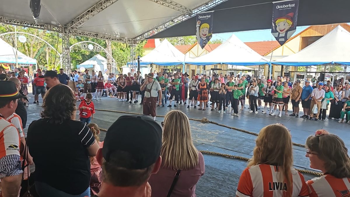 Tarde de domingo é marcada pelas Olimpíadas Rurais na 39ª Oktoberfest