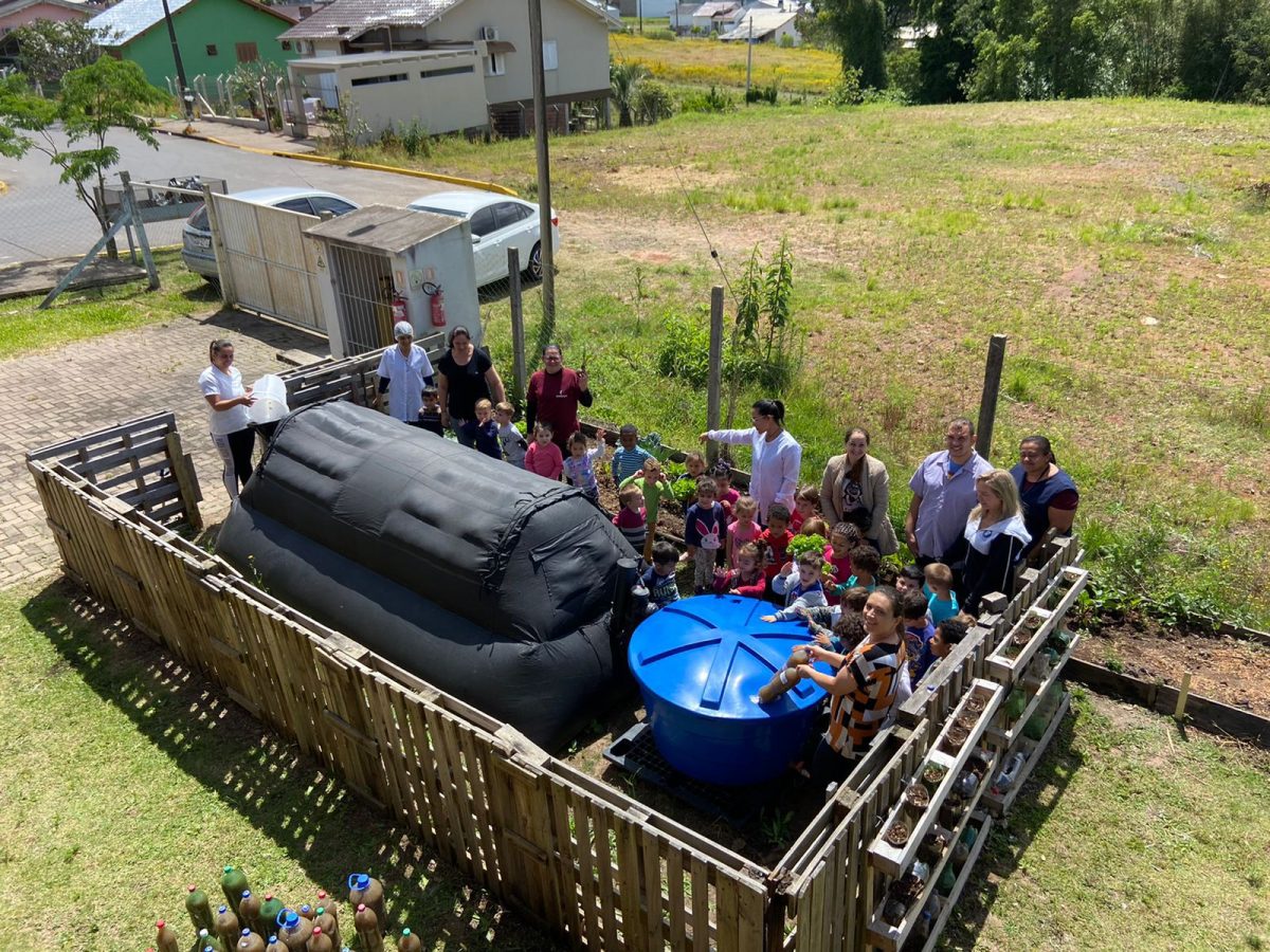 Programa Biodigestores nas Escolas está entre os projetos finalistas em prêmio da Famurs