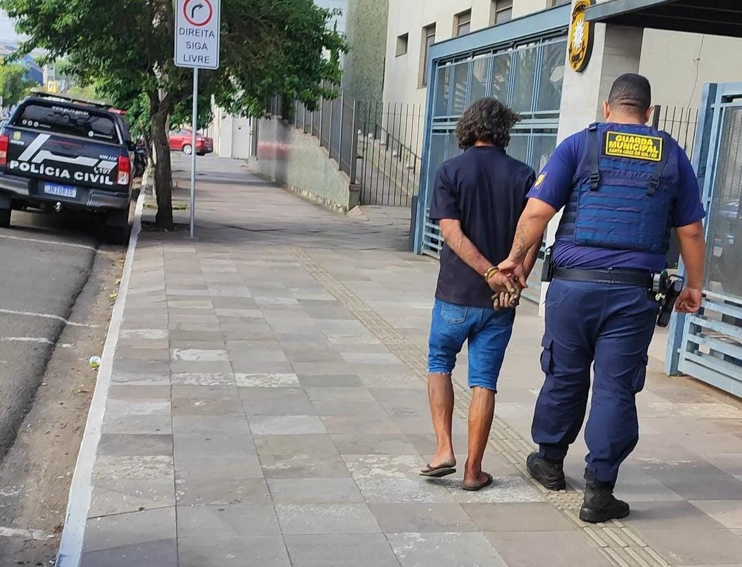 Guarda Municipal de Santa Cruz prende homem em flagrante por furto a uma carreta 