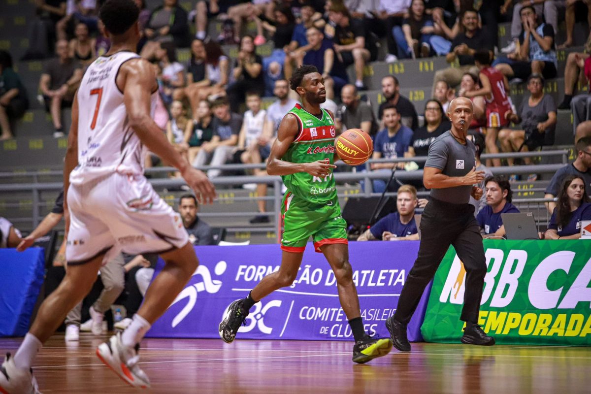 Duane brilha e Ceisc União Corinthians vence clássico contra o Caxias pelo NBB