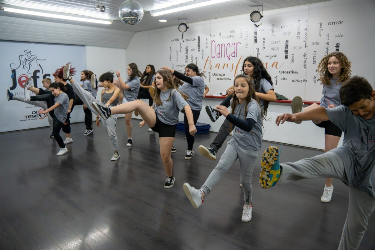 Espetáculo Luz, Câmera, Ação encerra com chave de ouro o projeto Adote um Artista