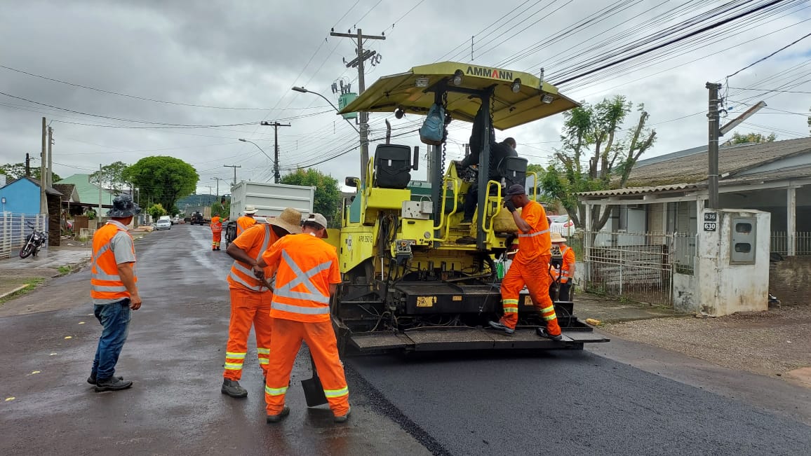 Asfaltamento da rua Irmão Emílio é concluído