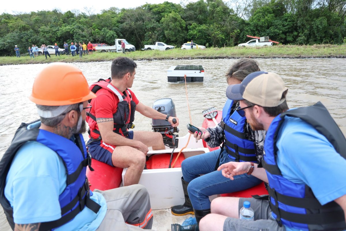 Corsan utiliza tecnologia de ultrassom para melhorar a qualidade da água no Lago Dourado