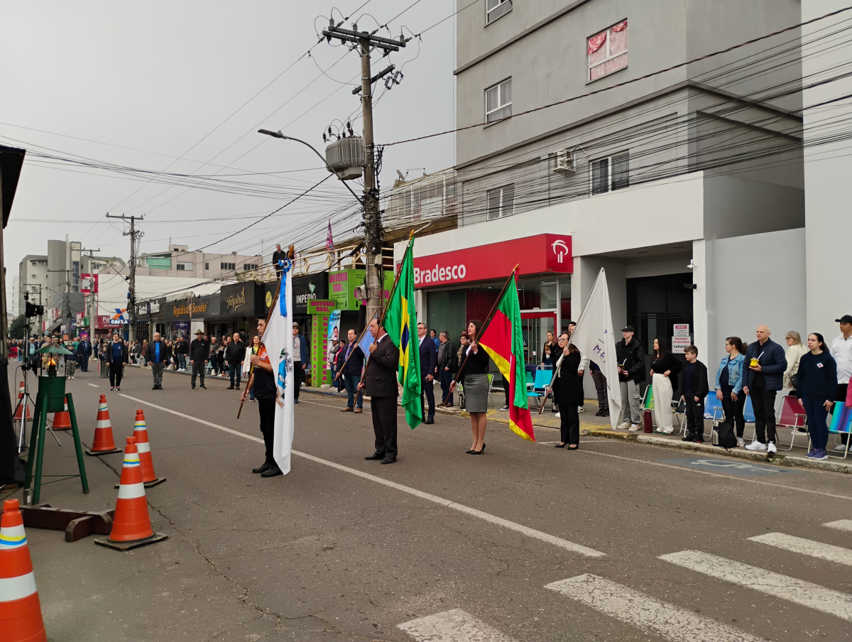 Comunidade prestigia Desfile Cívico de Venâncio Aires