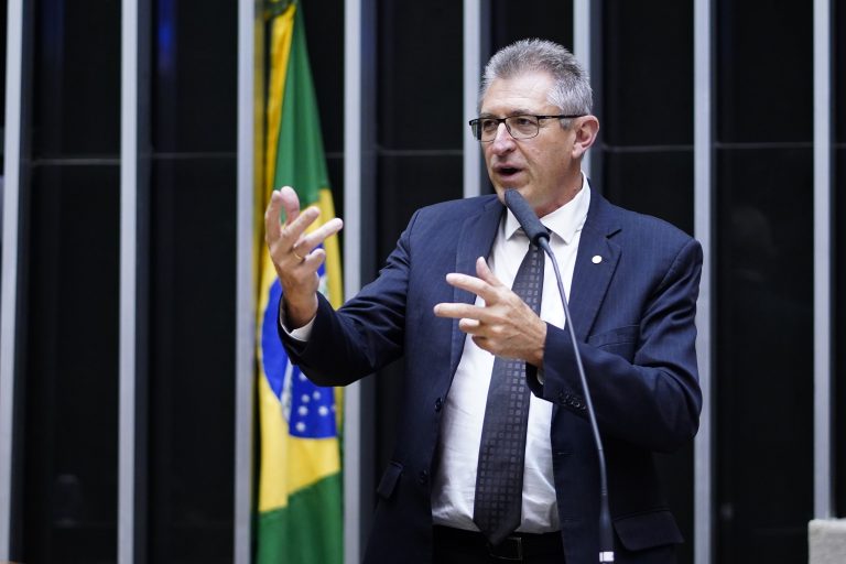 “Se tirarmos o tabaco do Sul do Brasil, vamos colocar o quê no lugar?”, indaga Heitor Schuch