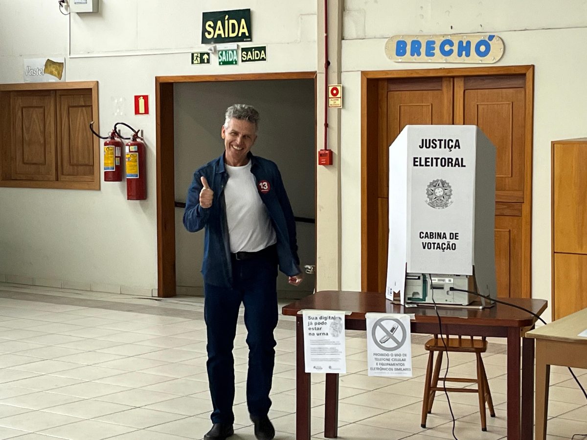 João Pedro Schmidt votou no pavilhão da Igreja Santo Inácio