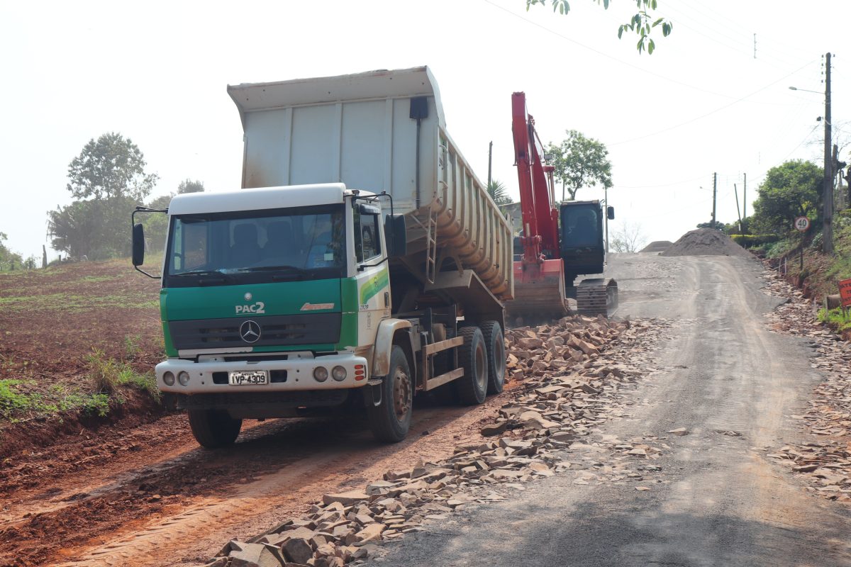 Prefeitura de Mato Leitão assina contrato para mais obras de pavimentação 