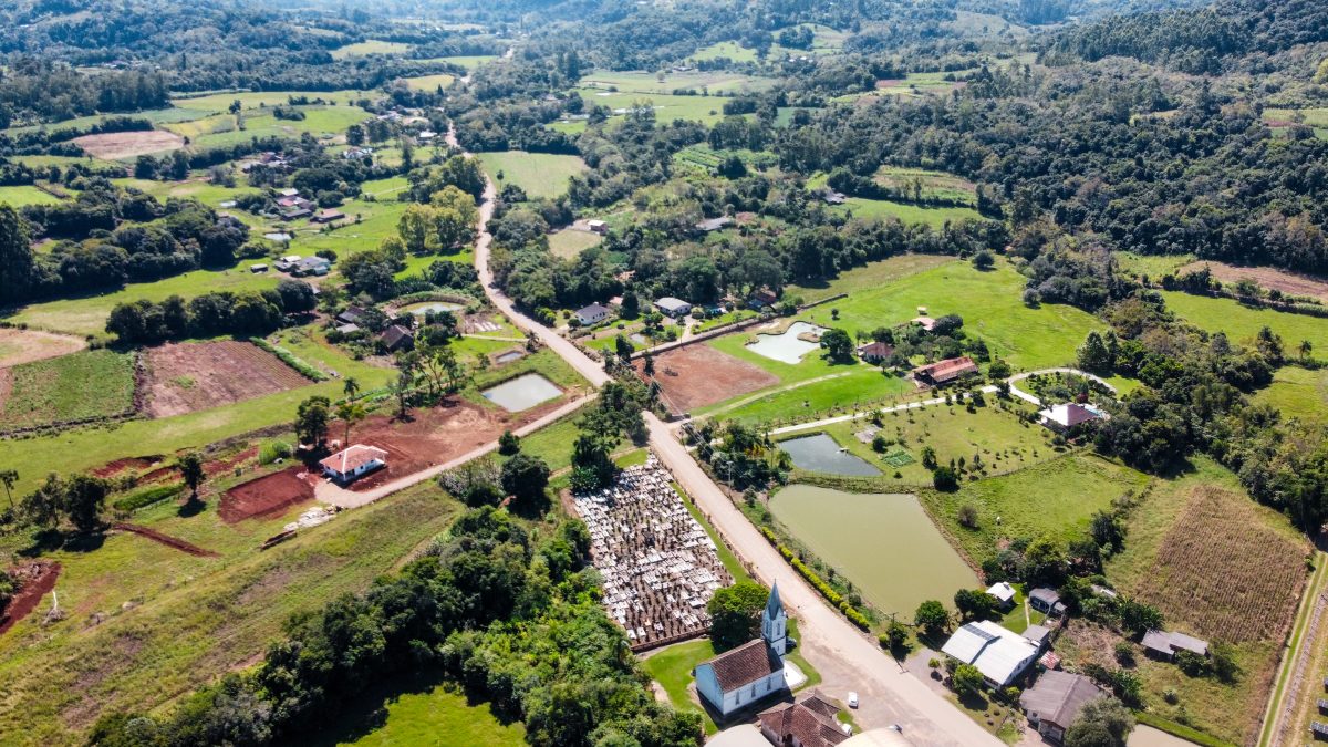 Em Linha Andréas, pavimentação será com asfalto