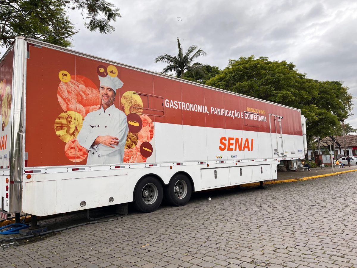 Carreta do Senai vai oferecer cursos gratuitos de culinária em Candelária